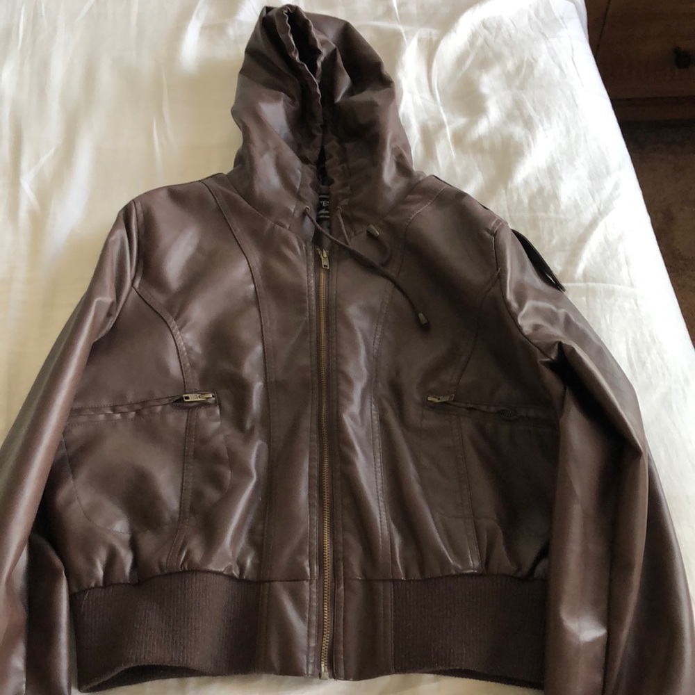 Cute brown jacket , Harley worn